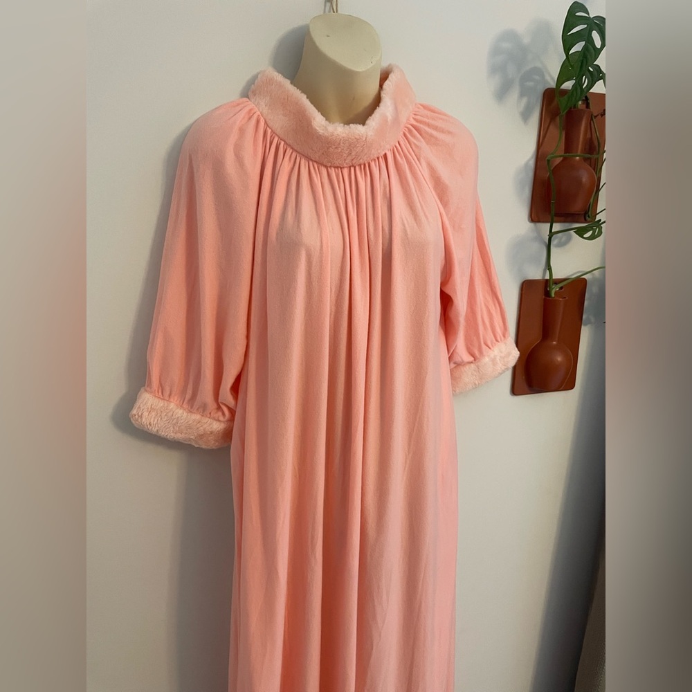 Vintage Henson Kickernick Pink Faux Fur Cuff Long Nightgown Medium